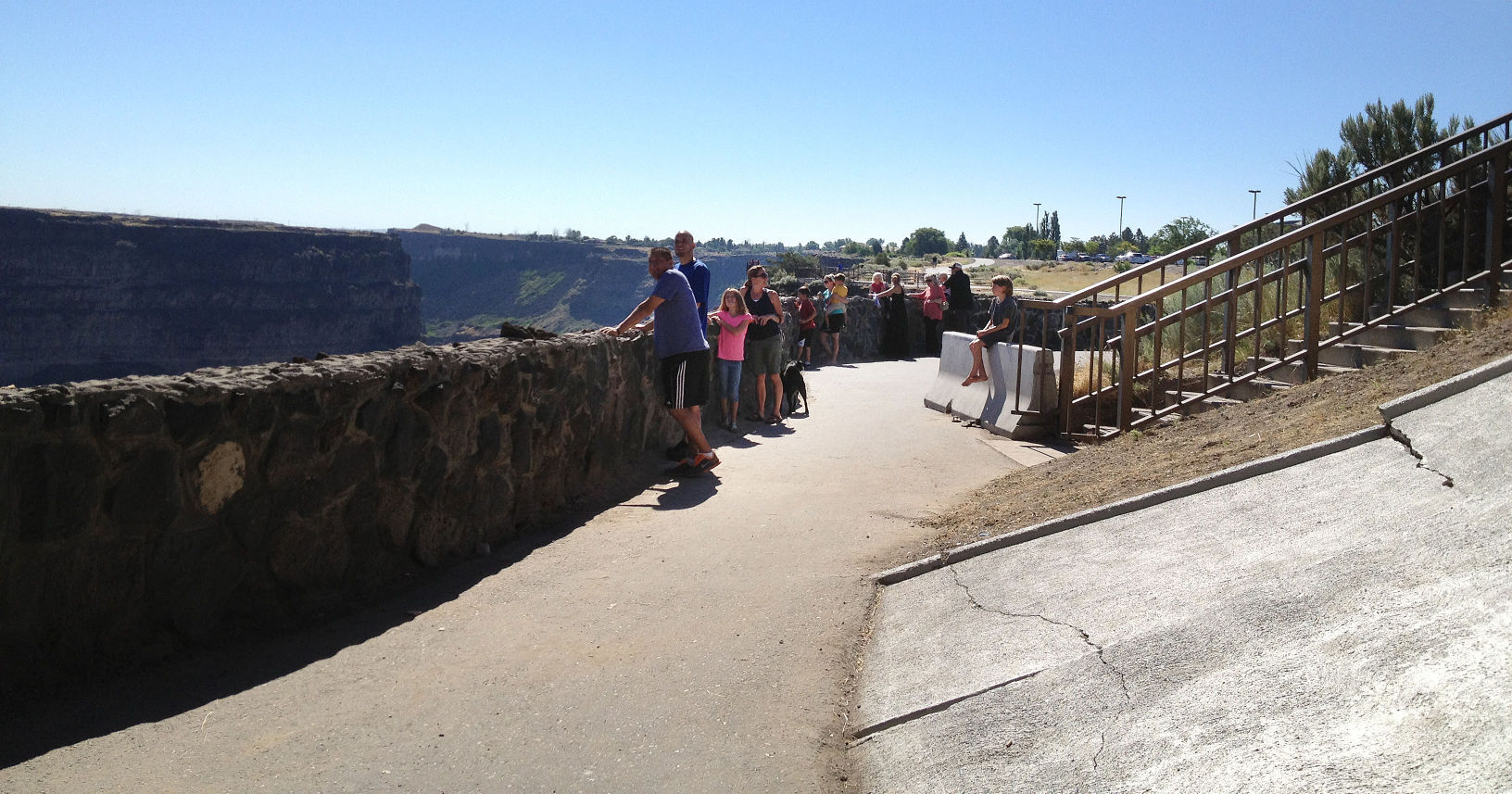 Urban Trail: Views of Pillar Falls
